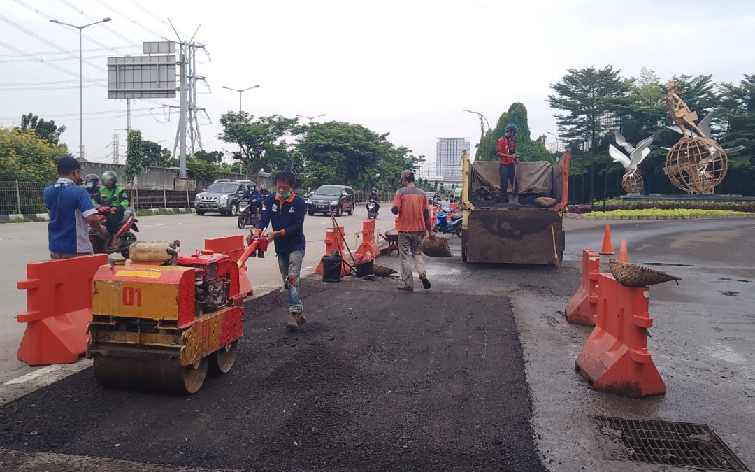 Pengaspalan Jalan Lingkungan Rumah di Depok